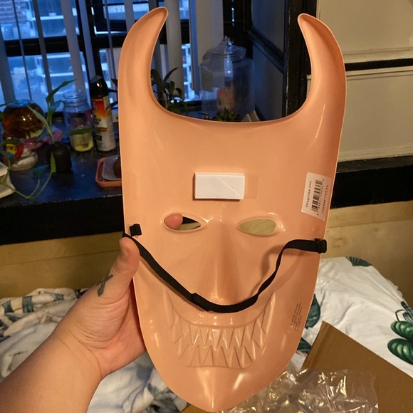 Nightmare Before Christmas Adult Lock Mask - Picture 5 of 5